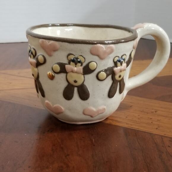 Signed coffee mug pottery/clay teddy bears and hearts Signed - Picture 13 of 16